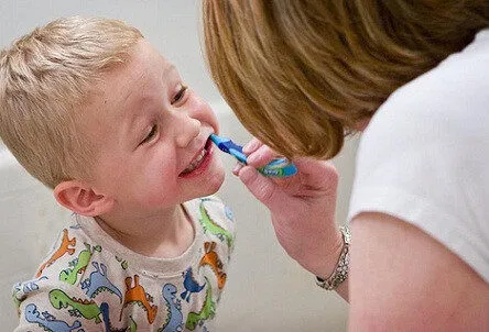 Cách hay trị hôi miệng cho bé tại nhà