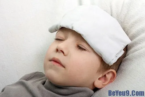 Cách phòng và xử lý hiện tượng tăng, hạ thân nhiệt ở trẻ sơ sinh