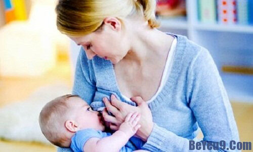 Cho trẻ bú đêm hạn chế chiều cao