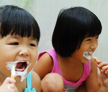 Tạo hứng thú cho bé thích đánh răng, tao hung thu cho be thich danh rang